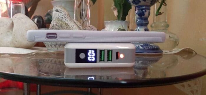 Astrum 3 in 1 Wireless Charger Power Bank CW400 Review