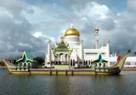 Mosque in Brunei - Visit Brunei