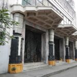 Manila Metropolitan Theater Entrance Facade by Ramon FVelasquez via Wikipedia CC