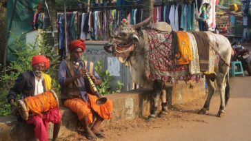 Anjuna flea market in Goa photo via Pixabay