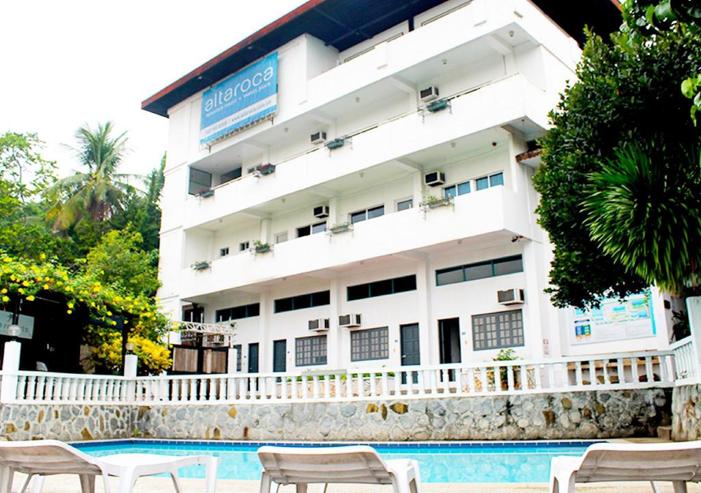 Altaroca Mountain Resort and Convention Center poolside