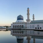 Masjid Bandaraya Kota Kinabalu photo by @andywang02021 via Unsplash