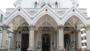 Church of Saints Peter and Paul Singapore by Sengkang via Wikipedia cc