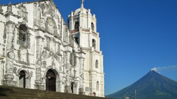 Church in Daraga Albay photo by Dexbaldon via Wikipedia CC