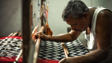 Art of Loom Weaving in Pochampally, India by Akhil Pawar via Unsplash