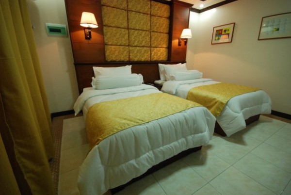 La Roca Veranda Suites and Restaurants