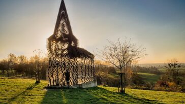 Reading Between the Lines, a piece of Art, created by architects Gijs and Van Vaerenbergh near Borgloon by Johan Neven via Wikipedia cc