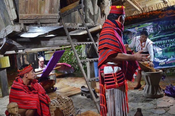 Am-amung cultural presentation