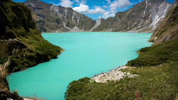 Mt Pinatubo Hiking Tour photo by Monggoy via Flickr
