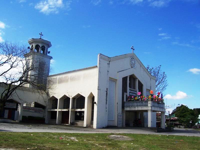 Our Lady of Divine Grace Parish Church by Ramon FVelasquez - Own work. Licensed under CC BY-SA 3.0 via Wikimedia Commons