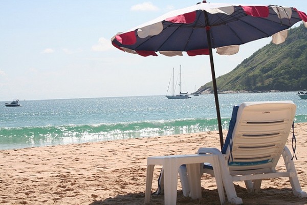 Nai Harn Beach by Miguel Narvaza via Flickr