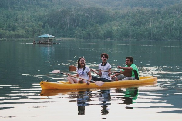 It's us! Enjoying our banca ride
