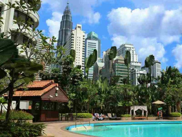 Shangri-La Hotel Kuala Lumpur Swimming Pool
