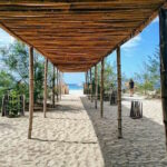 This way to the beach