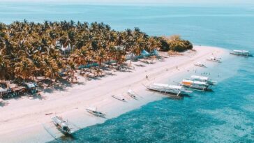 Maniwaya Island in Marinduque photo by @kayperzy IG