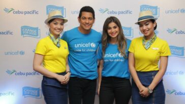 UNICEF Ambassador Gary Valenciano and Celebrity Advocate for Children Anne Curtis with the Cebu Pacific cabin crew
