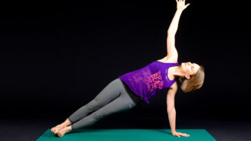 plank as part of rotational push-ups
