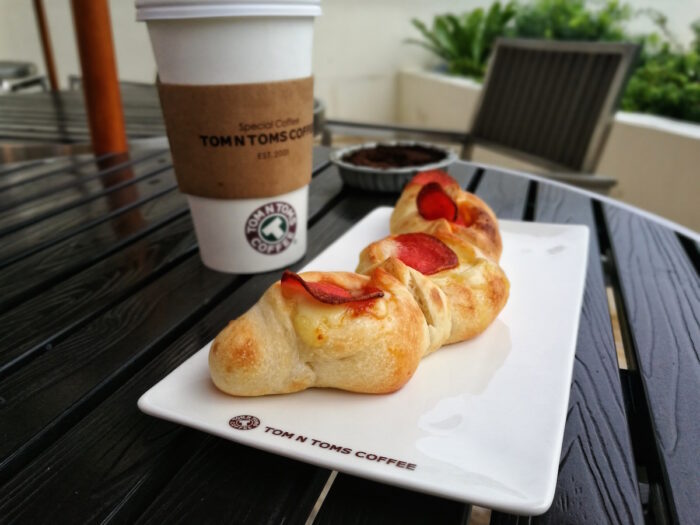 Tom N Toms Coffee Peperoni Pretzels