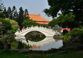 A beautiful pond near Chiang Kai-shek National Theater