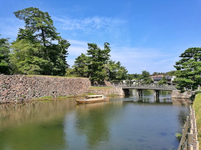 Cruise around Matsue Castle