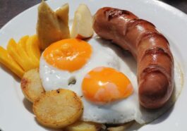 Big Breakfast at Gusto y Gustos Deli and Bakery