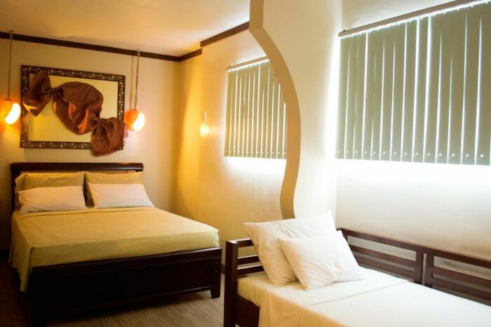 Bahay Ni Tuding Inn and Resto