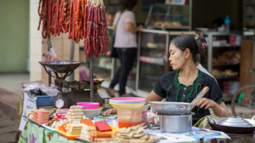 Street food in Yangon Chinatown