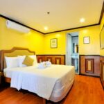 Red Coco Inn bedroom