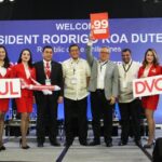 (5th from left) AirAsia Philippines CEO Captain Dexter Comendador, Ambassador Alfredo Yao, DTI Secretary Ramon Lopez, AirAsia Group CEO Tony Fernandes