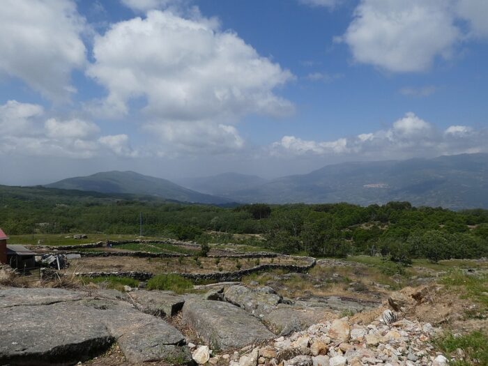 Ancient stone walls line the fields of Extremadura - Pantry of Spain