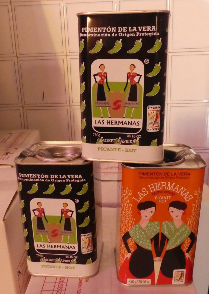 consumer sized paprika cans from Las Hermanas