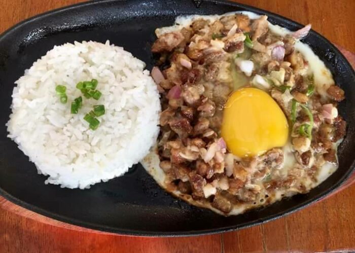 Pork Sisig photo via Ban Be Ca Phe FB Page