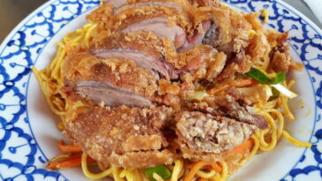 Fried noodles with Crispy Duck