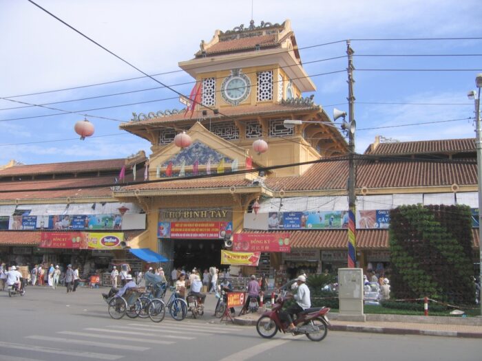 Binh Tay Market