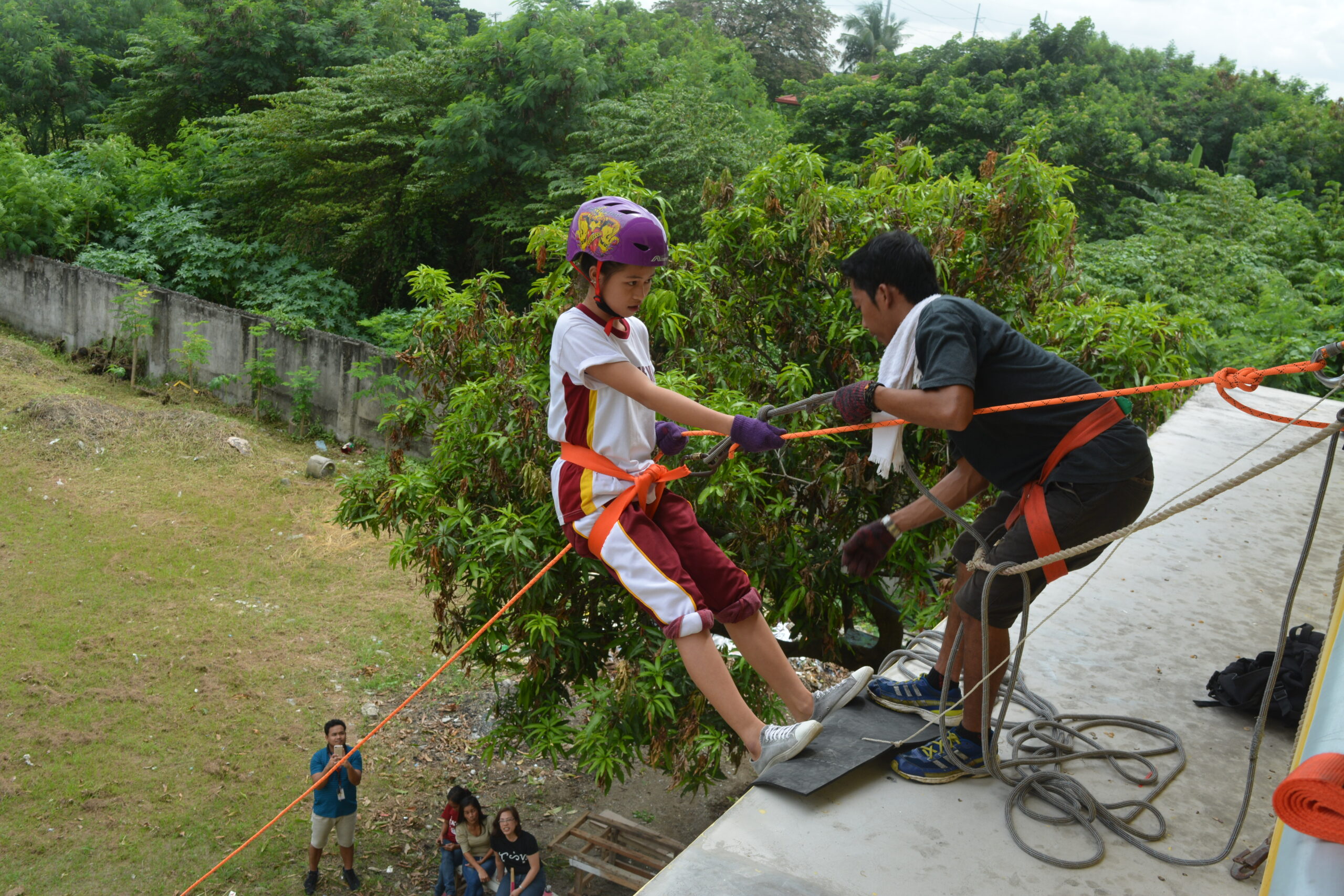 doing wall rappelling