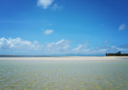 Cagbalete Sandbar photo by Max Reyes via Flickr CC