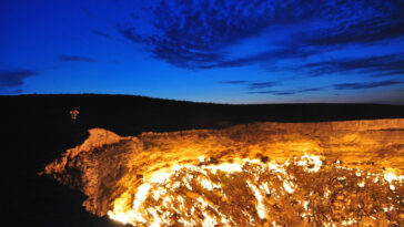 Crater of Fire - Darvaza Gas Crater by Bruno Vanbesien via Flickr CC