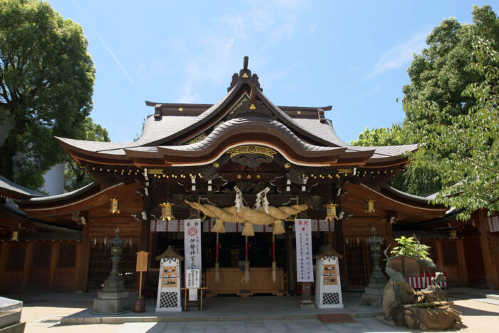 Kushida shrine in Hakata, Fukuoka city, Japan photo by Ponrafon via Wikipedia CC