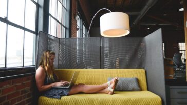 How to Balance Work and Travel