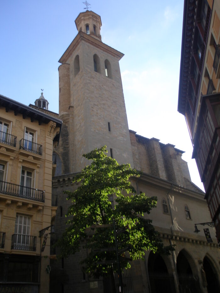 Iglesia de San Saturnino by Eaeaea via Wikipedia CC