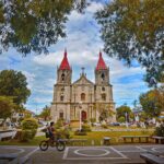 Molo Church photo by Allan Jay Quesada via Wikipedia CC
