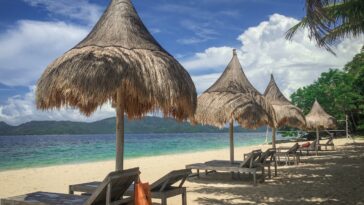 Inaladelan Island photo by Aivan Abao