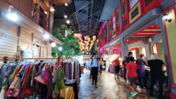Thai Fabrics and Clothes at SookSiam