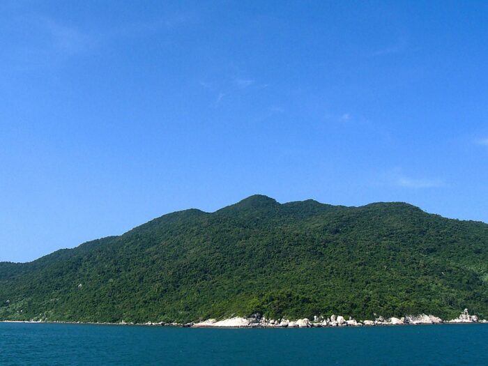 Cham Islands by Kok Leng Yeo via Wikipedia CC
