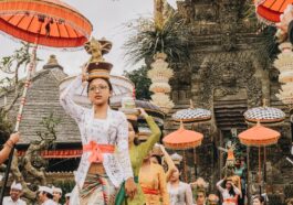 Festival in Bali by Ruben Hutabarat via unsplash