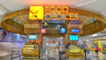 Located at the 3rd level of Glorietta, Food Choices boasts of an exciting dining experience in a cozy setting with warm wood details, chic chairs and tables mixed-and-matched with a range of textures and finishes, all following a subtle monochromatic palette brightened up by neon-lit signages. The versatility of the space invites one to linger longer over a delicious meal, or maybe coffee and dessert. It is the ideal hangout spot that levels up from the usual food court ambience with quality choices at accessible price points for the Makati foodies.