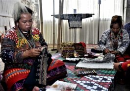 Tagkaolo tribal weavers