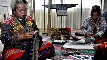 Tagkaolo tribal weavers