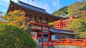 Yutoku Shrine during Autumn