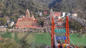 The iconic Lakshman Jhula Bridhe and the Trayambakeshwar Shiva Temple